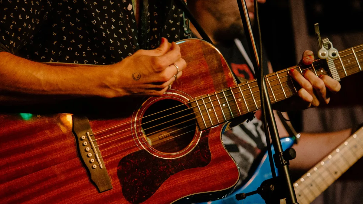 Türk Rock Müziğinin Özgün Sesi Nev Hakkında 5 İlginç Bilgi